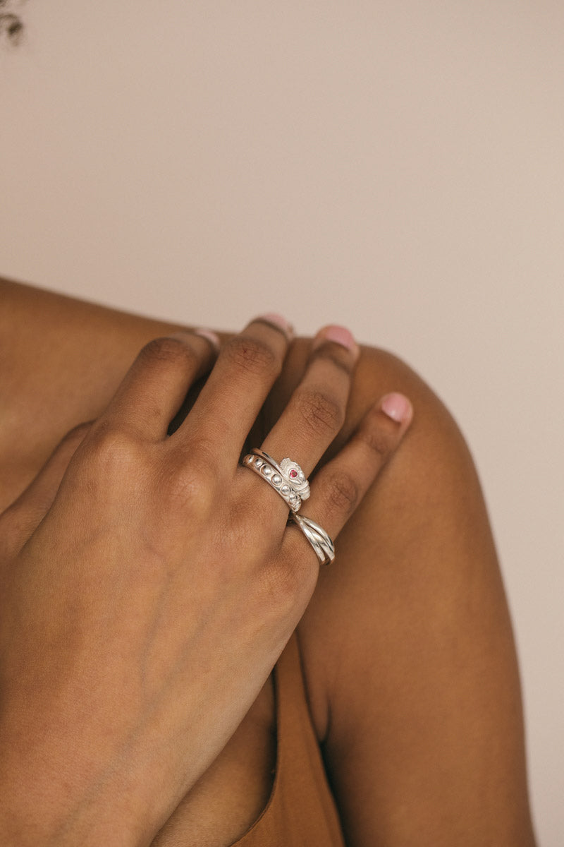 Roman dots ring silver