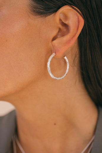 Wanderlust hammered hoop silver (32mm)