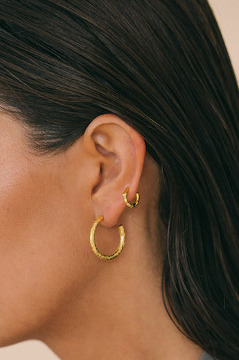 Wanderlust hammered hoop gold plated (24mm)