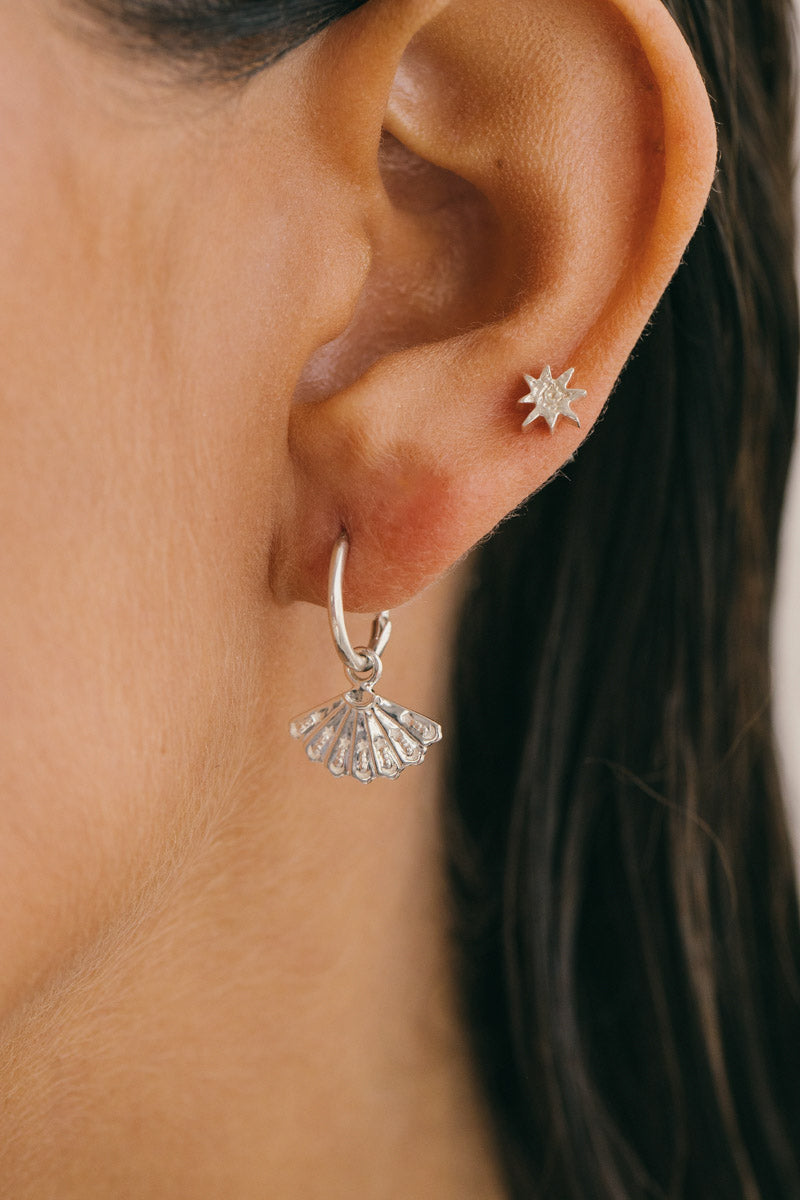 Hammered star stud earring silver 
