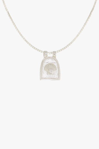 Scallop Medallion Necklace Silver