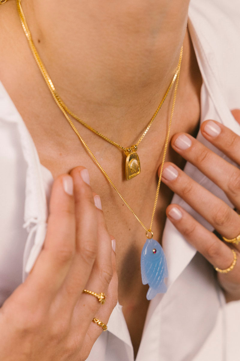 Scallop Medallion Necklace Gold Plated