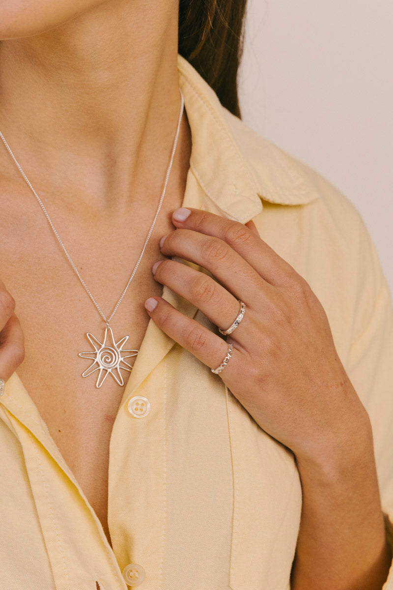 Floral Embrace Ring Silver