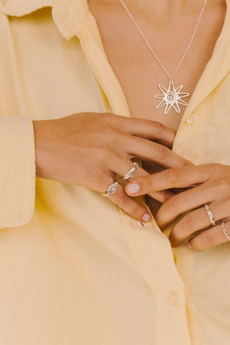 Floral Embrace Ring Silver