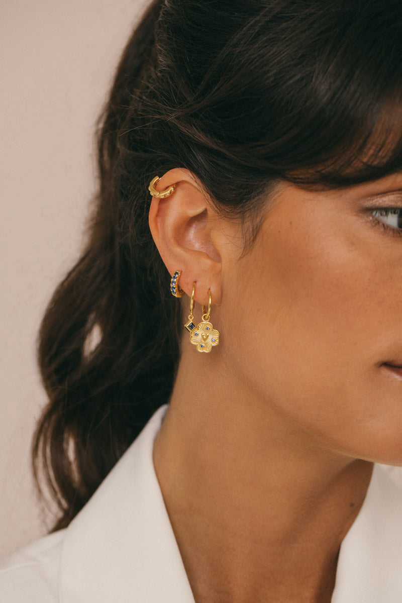 Medallion earring gold plated