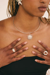 Sunburst necklace silver