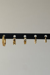 Water ripple huggie gold plated