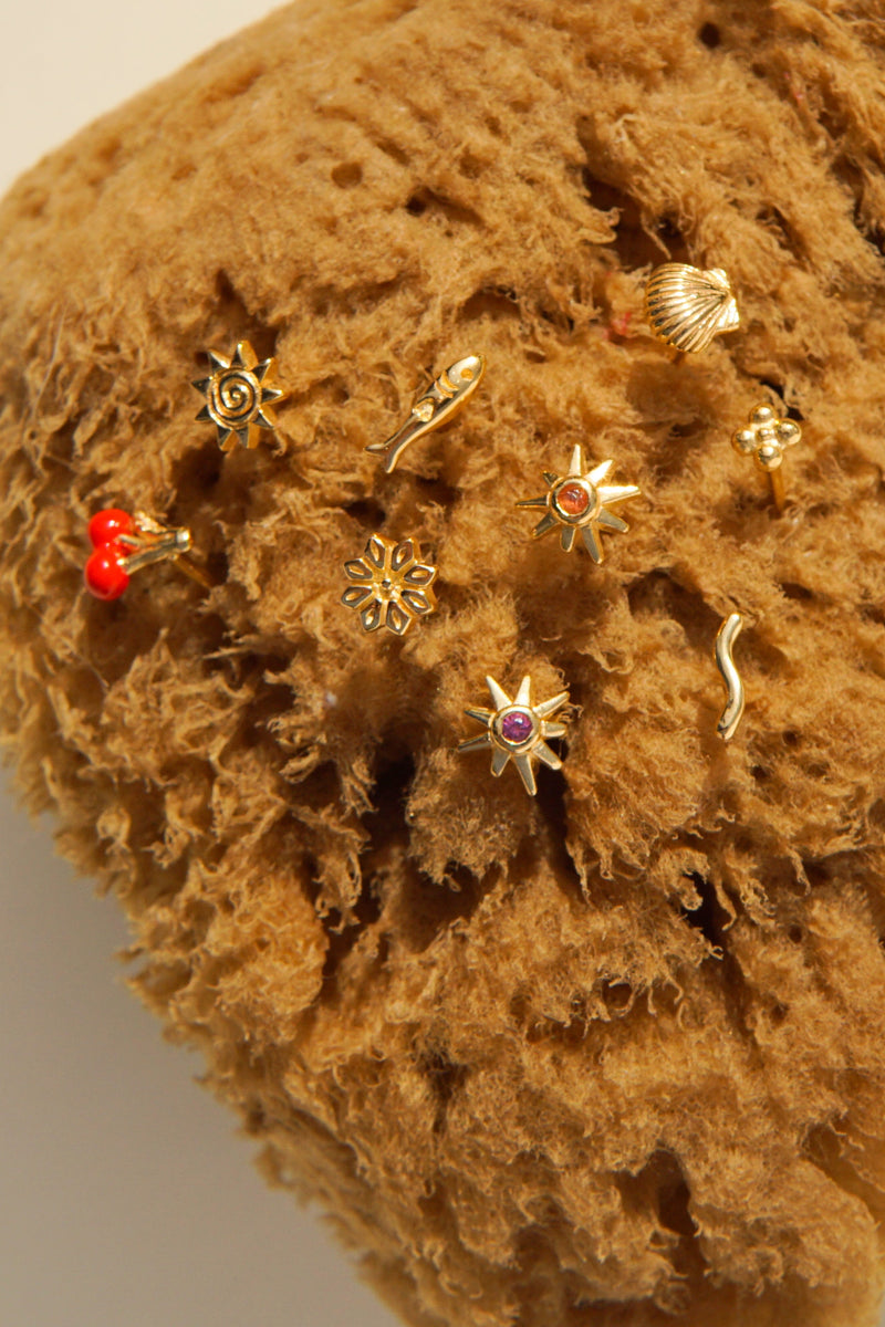 Dainty Flower Stud gold Plated