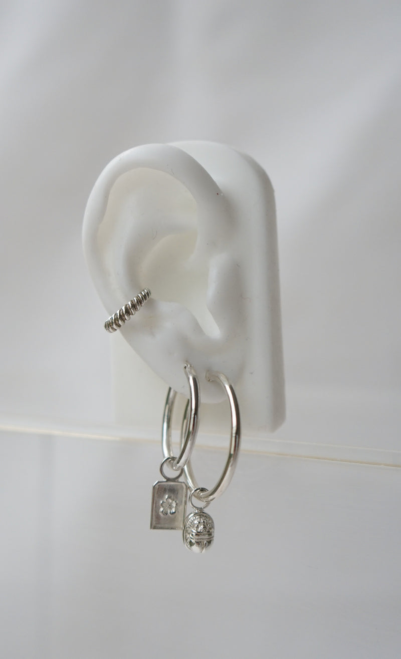 Wild classic earring silver medium (25mm)