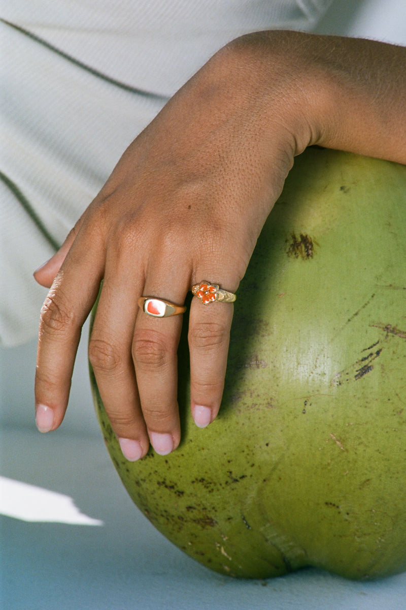 Papaya signet ring gold plated