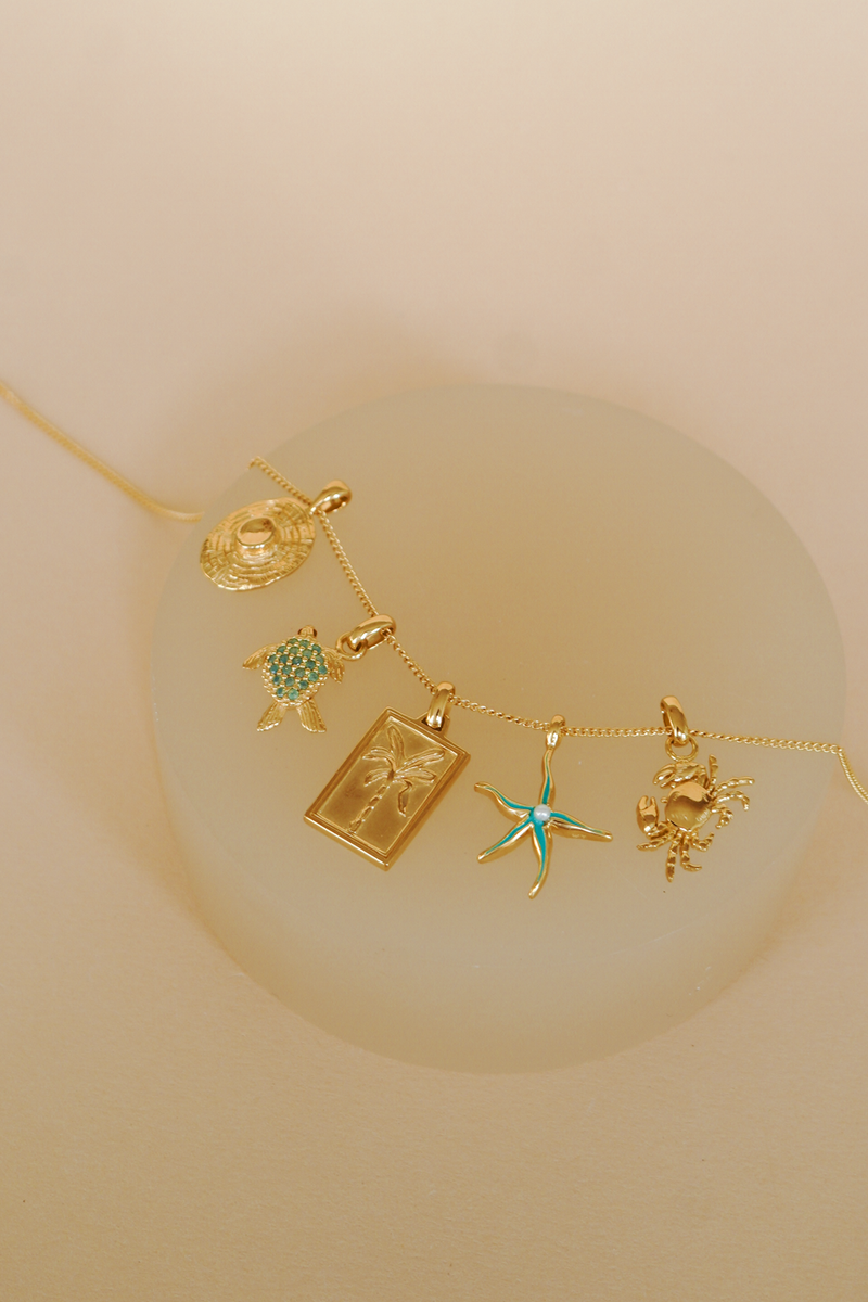Summer hat necklace gold plated