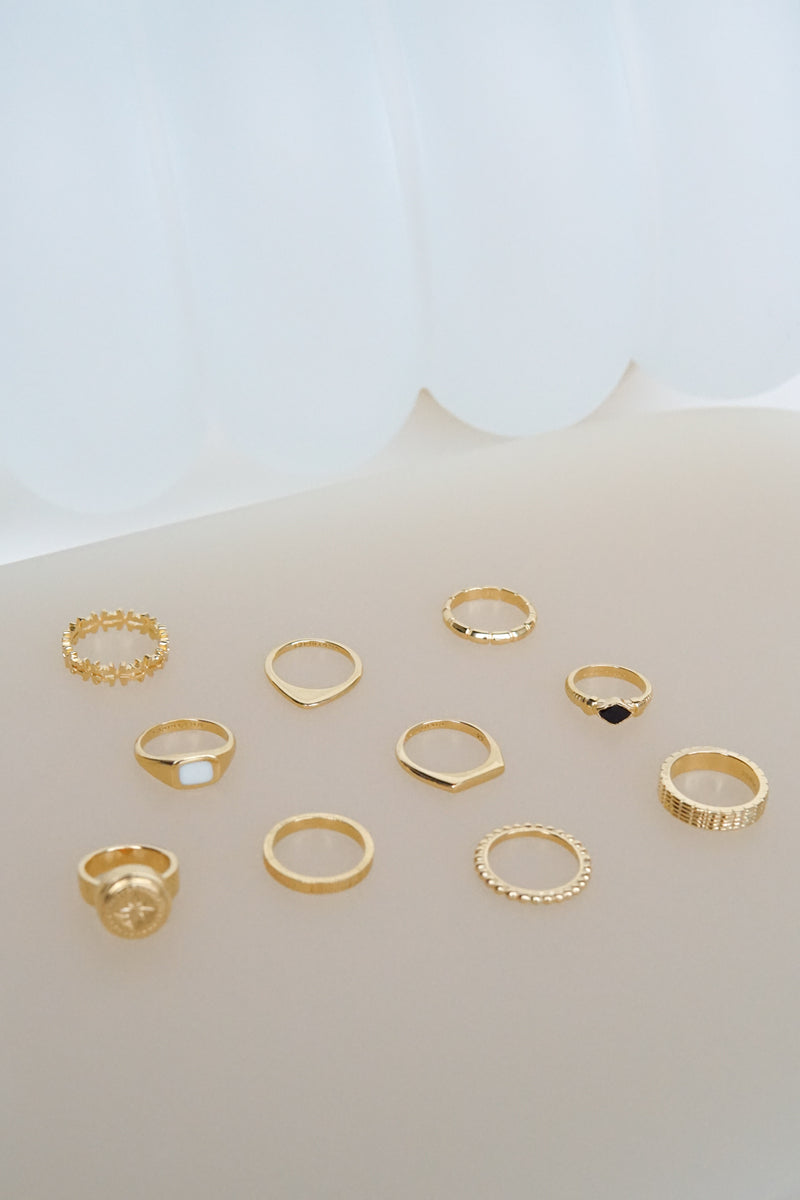 Clover club index ring gold plated