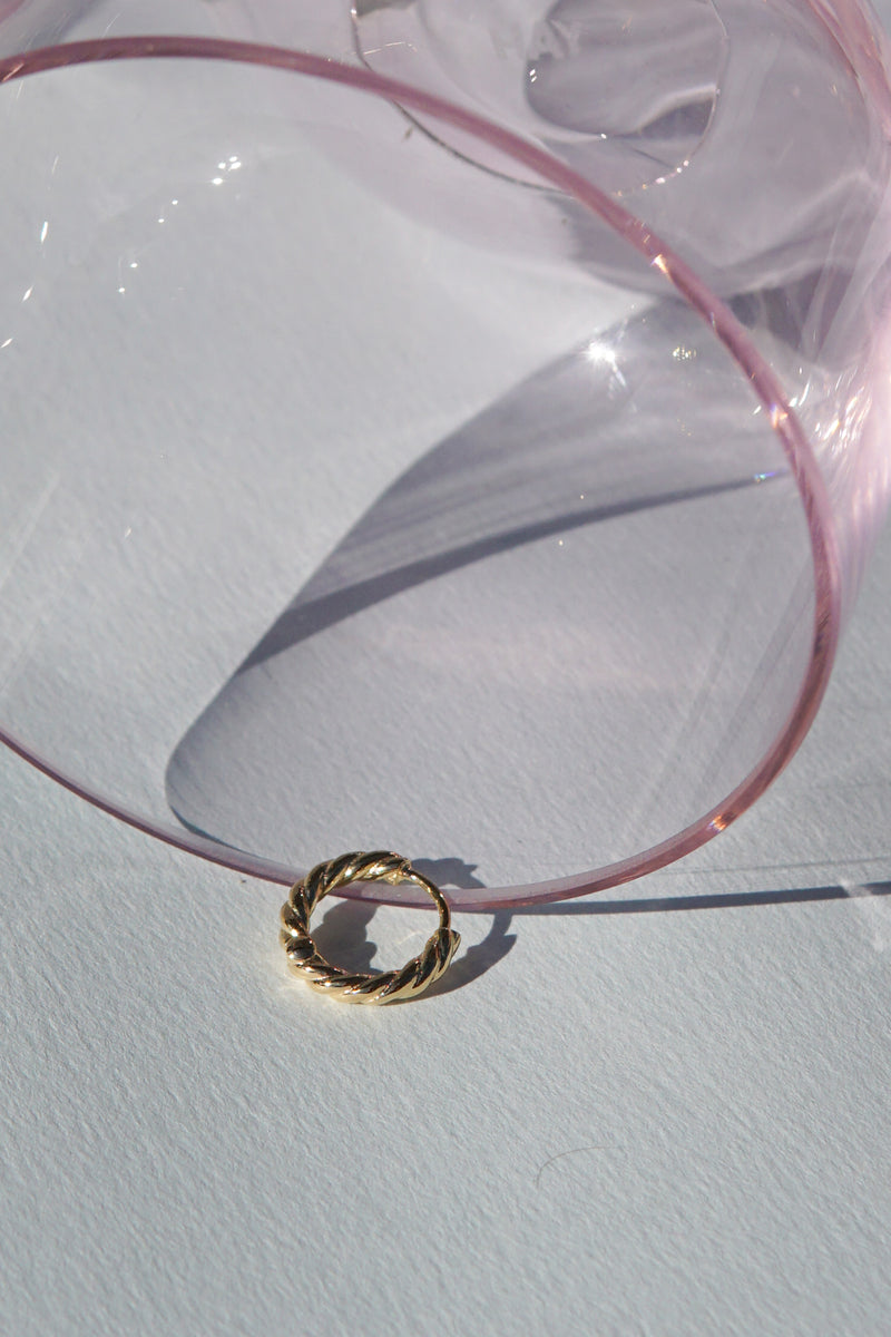Twisted croissant hoop earring gold plated 13mm