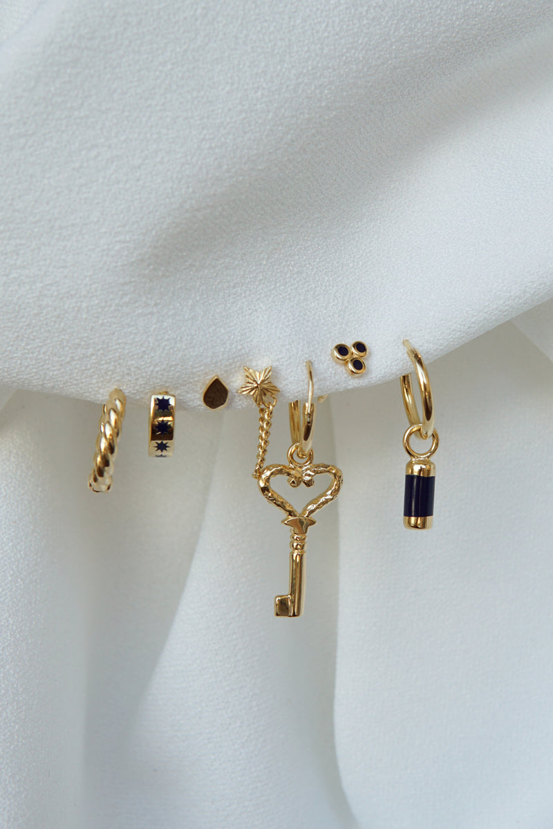 Twisted croissant hoop earring gold plated 13mm