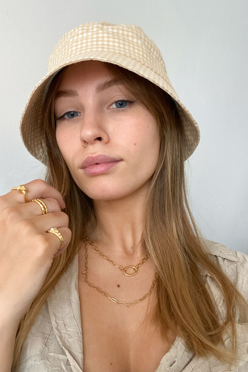 Check mate beige bucket hat