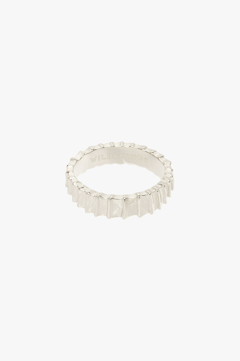 Seahorse pattern ring silver