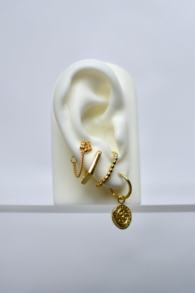 Flower chain stud gold plated