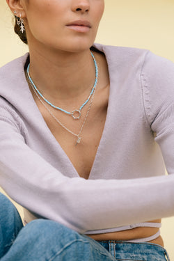 Blue clasp necklace silver
