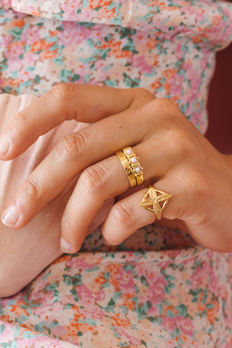 Five ways ring gold plated
